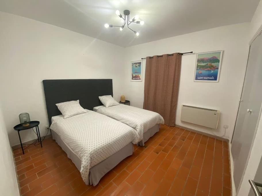 Simone, Appartement Maison, Quartier Calme, Grande Terrasse, Spa, Barbecue, 2 Chambres Фрежюс Экстерьер фото