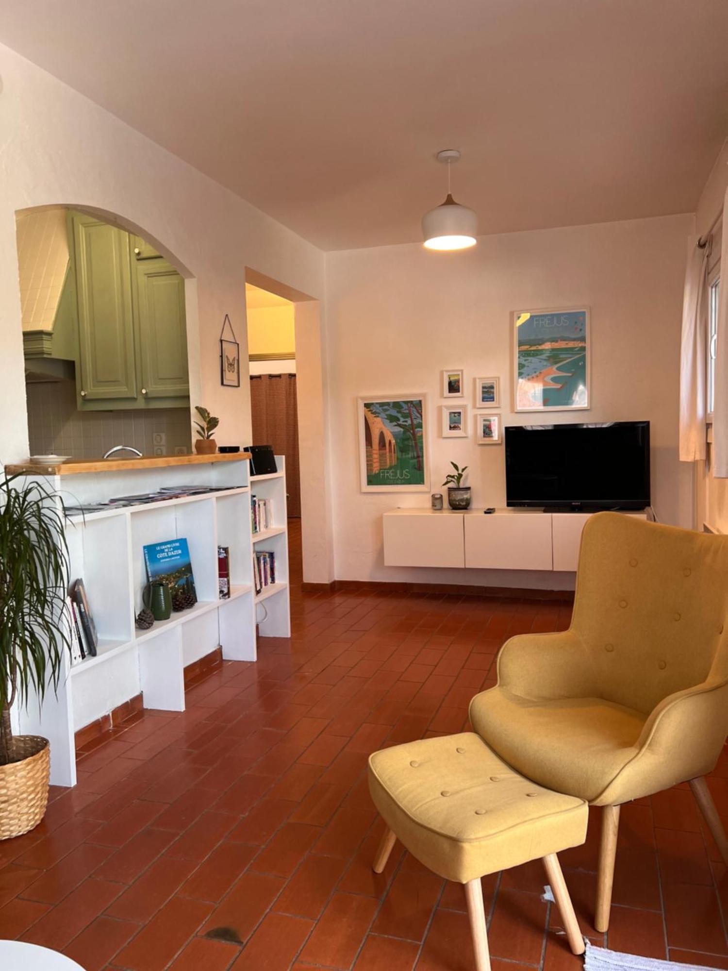 Simone, Appartement Maison, Quartier Calme, Grande Terrasse, Spa, Barbecue, 2 Chambres Фрежюс Экстерьер фото