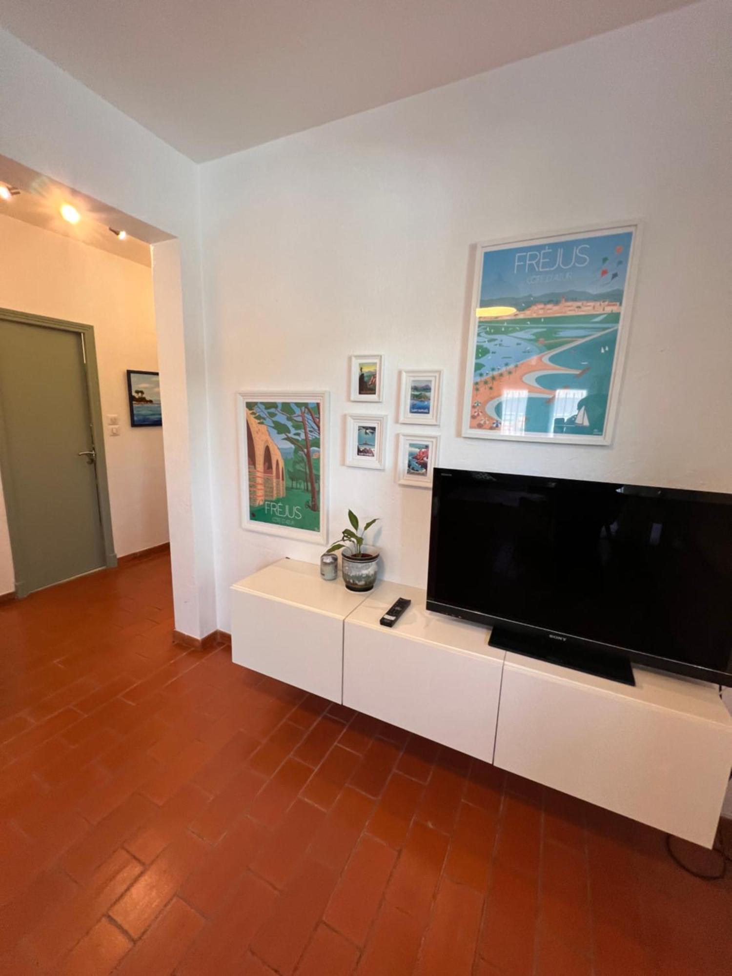 Simone, Appartement Maison, Quartier Calme, Grande Terrasse, Spa, Barbecue, 2 Chambres Фрежюс Экстерьер фото