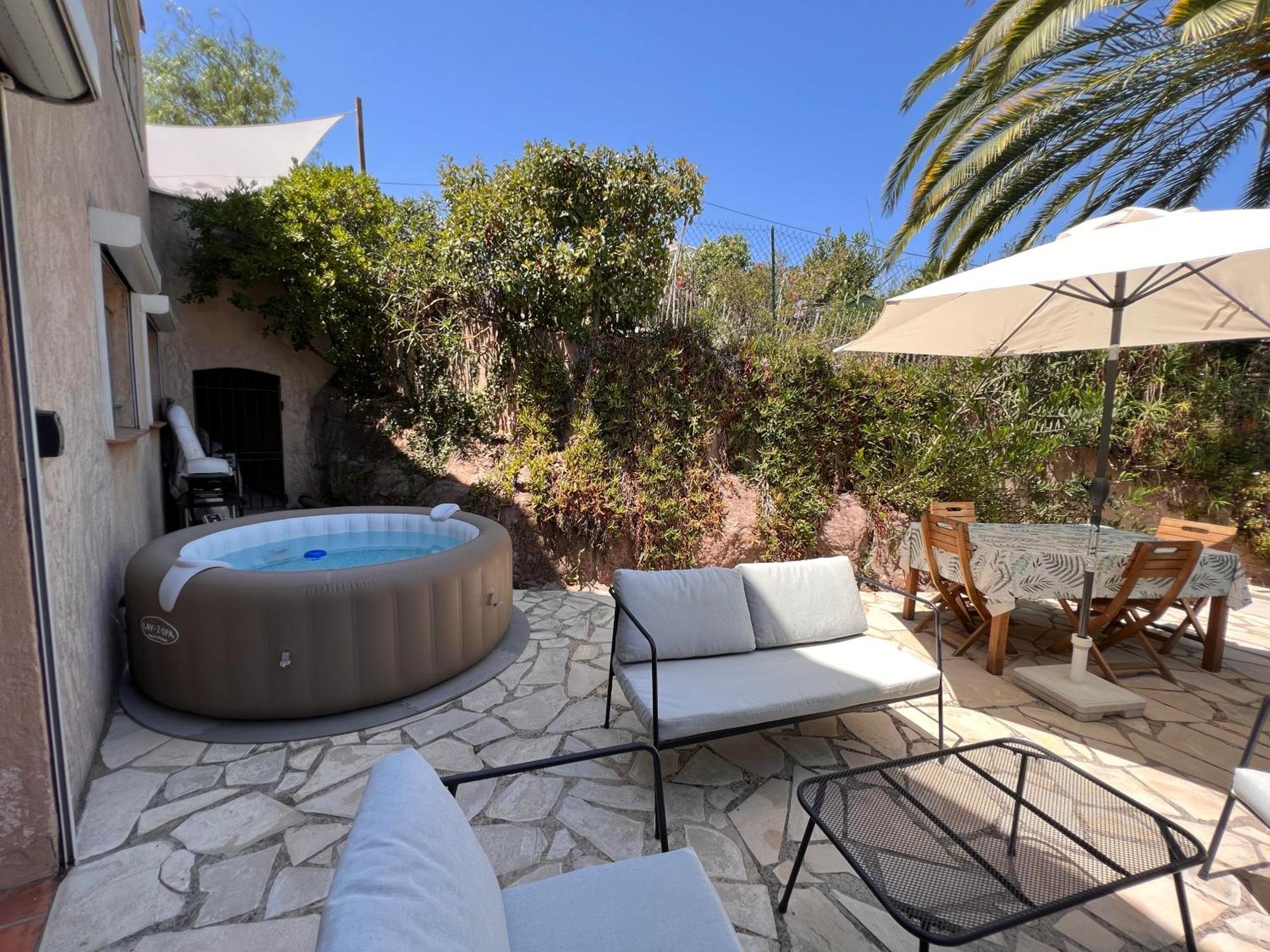 Simone, Appartement Maison, Quartier Calme, Grande Terrasse, Spa, Barbecue, 2 Chambres Фрежюс Экстерьер фото